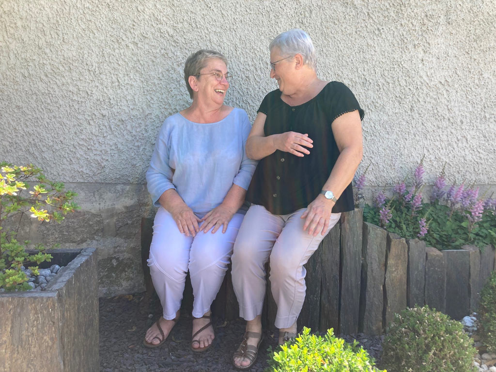 Danielle et Chantal, jeunes retraitées des Bees